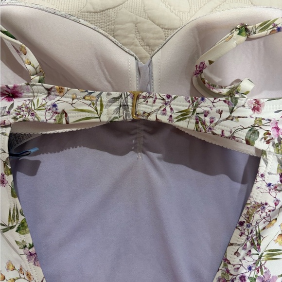 Floral Print swimsuit with matching tie sarong skirt coverup - Picture 7 of 7